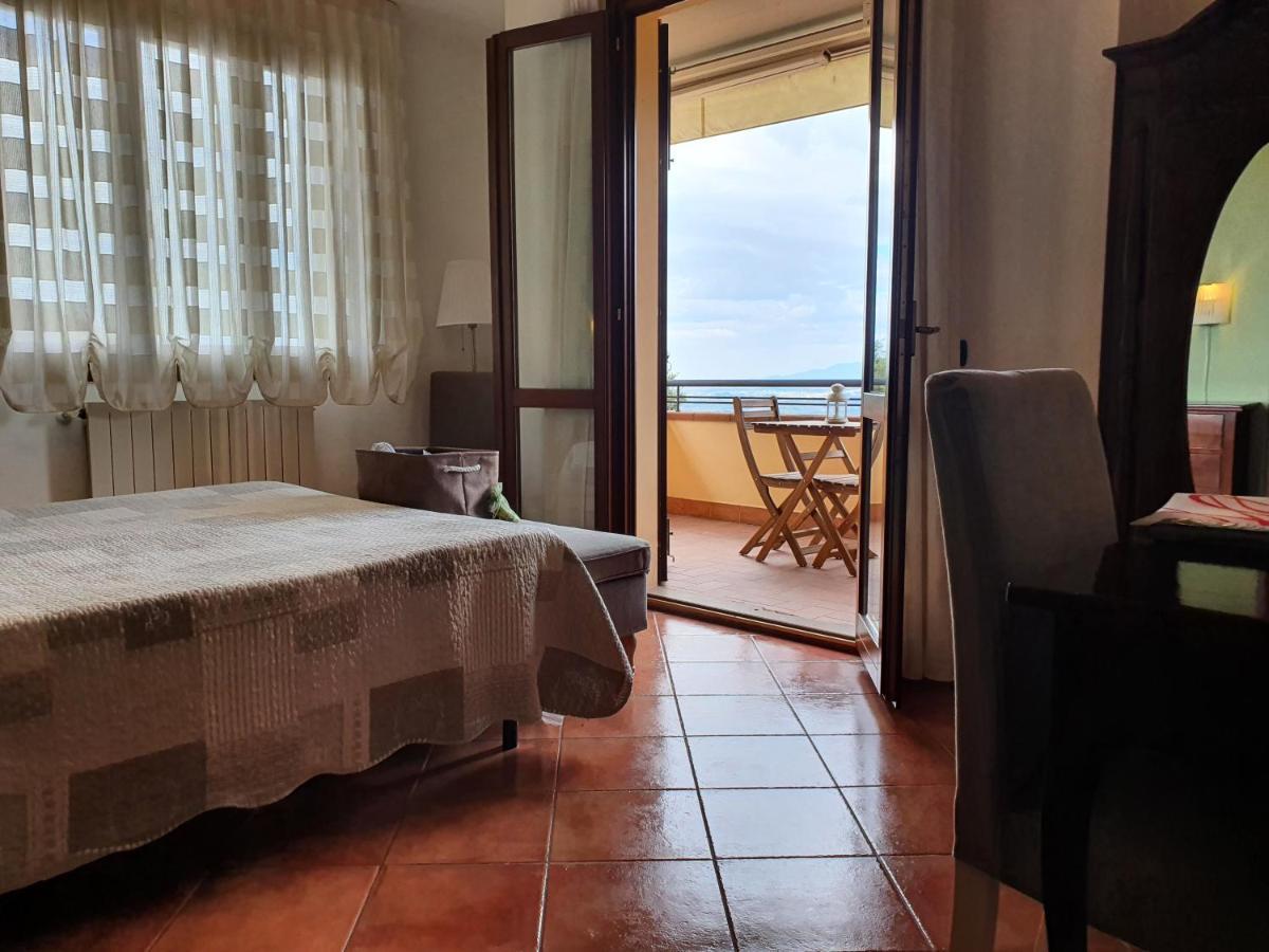 B&B La Casa Di Zefiro Limite Kültér fotó